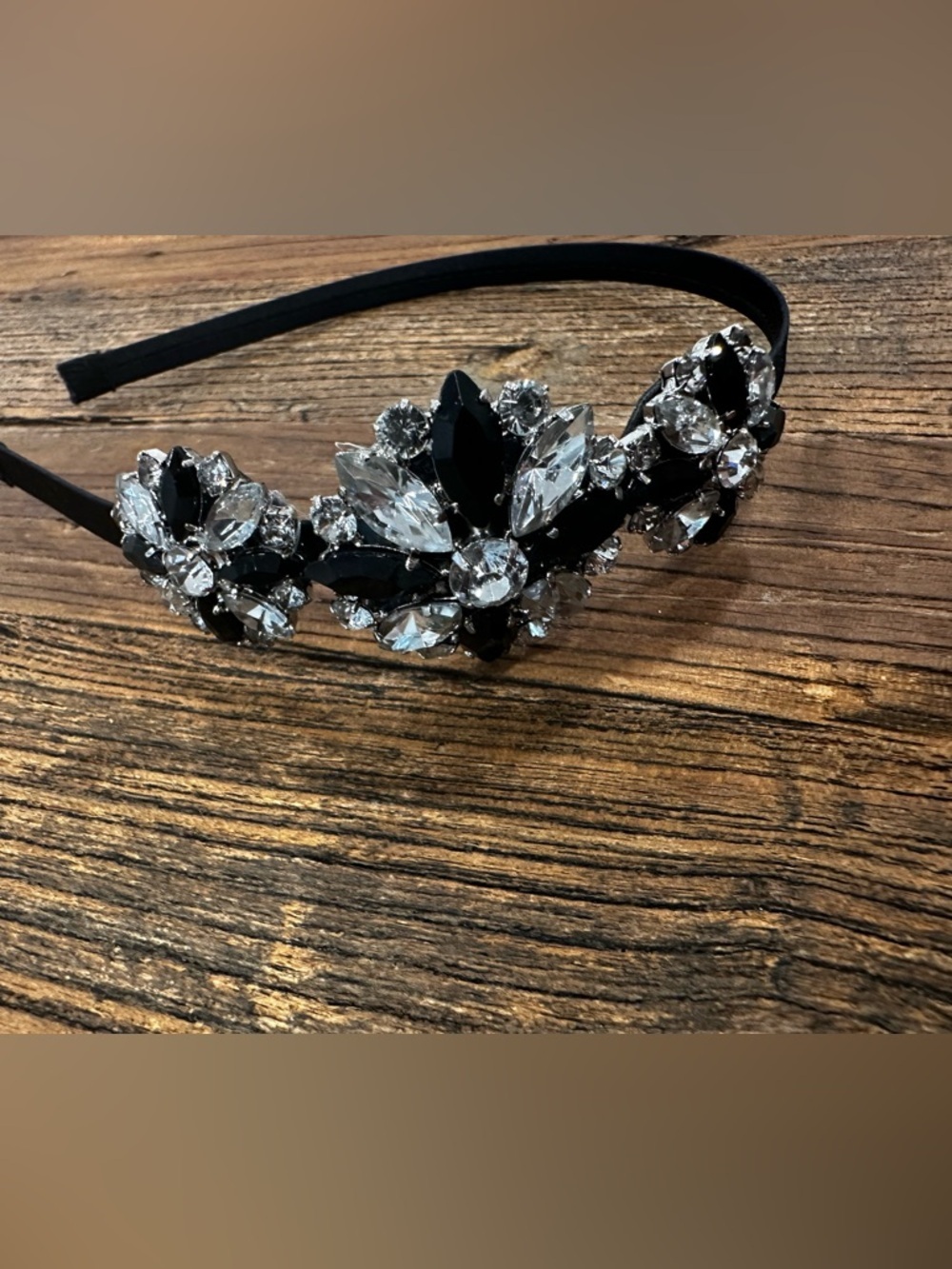 Crystal Embellished Black Headband - Elegant Women’s Accessory